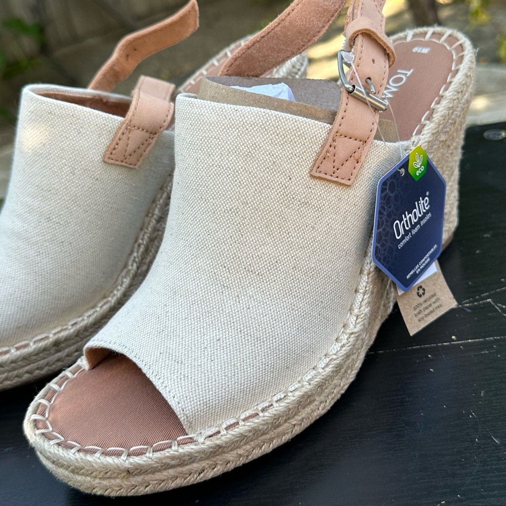 NWT - TOMS Monica Natural Oxford / Leather size 10